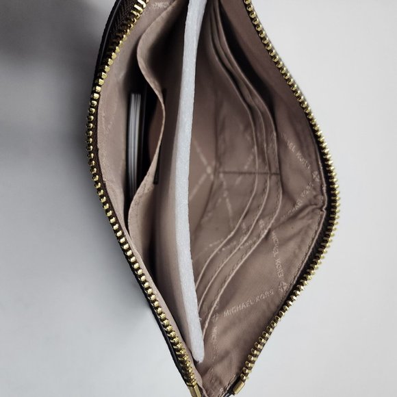 Michael Kors Clutch Womens XL Jet Set Charm Zip Wrislet Leather Logo Spell Out - Picture 7 of 9